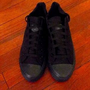 💢BRAND NEW ALL BLACK CONVERSE💢
